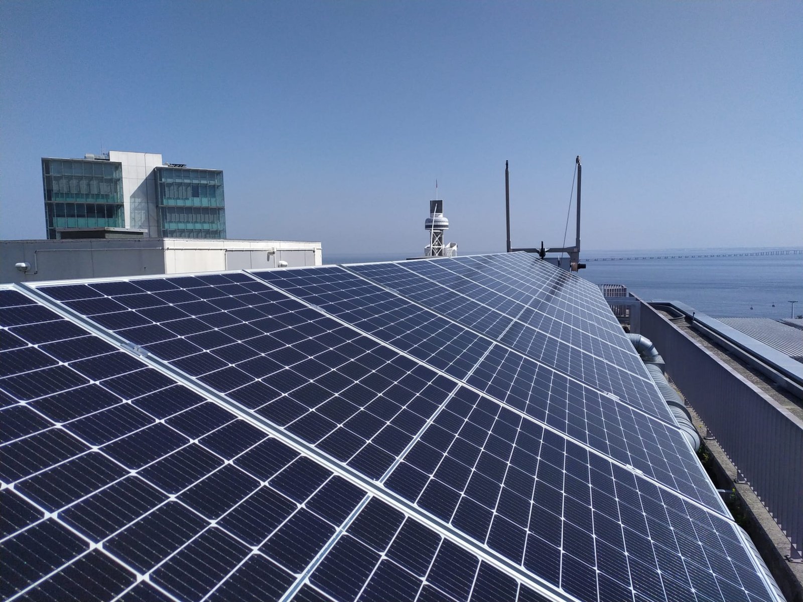 Carregador para carro elétrico em casa com energia solar